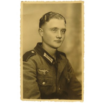 Studio portrait Felix Prozell Gebirgs Panzerjager Kompanie 16, Regiment 100. Espenlaub militaria